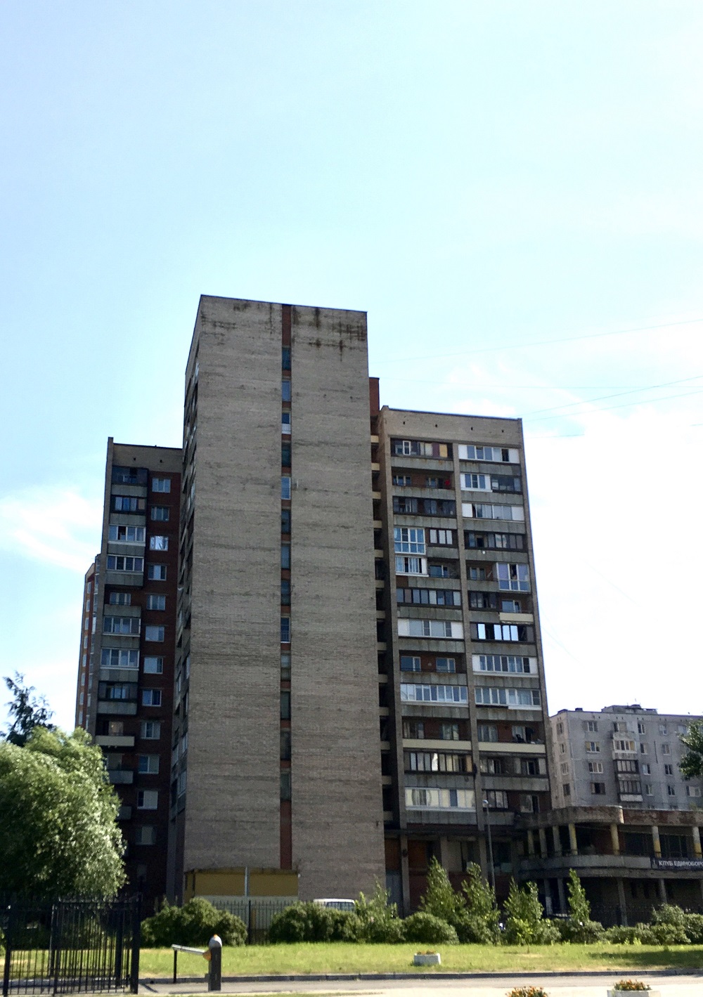 Petersburg, Улица Антонова-Овсеенко, 3