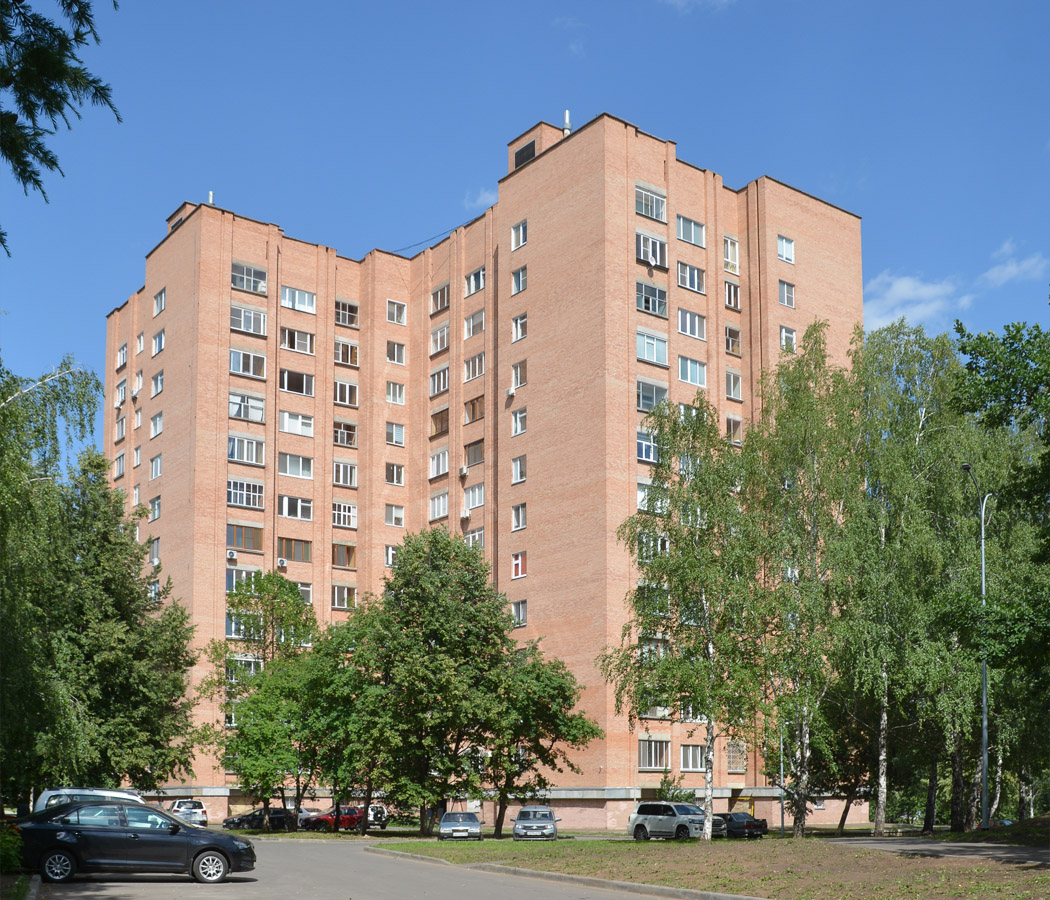 Нижнекамск, Школьный бульвар, 8