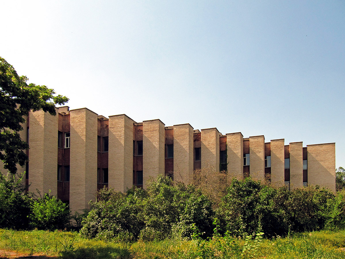 Славянск, Пушкинская улица, 1