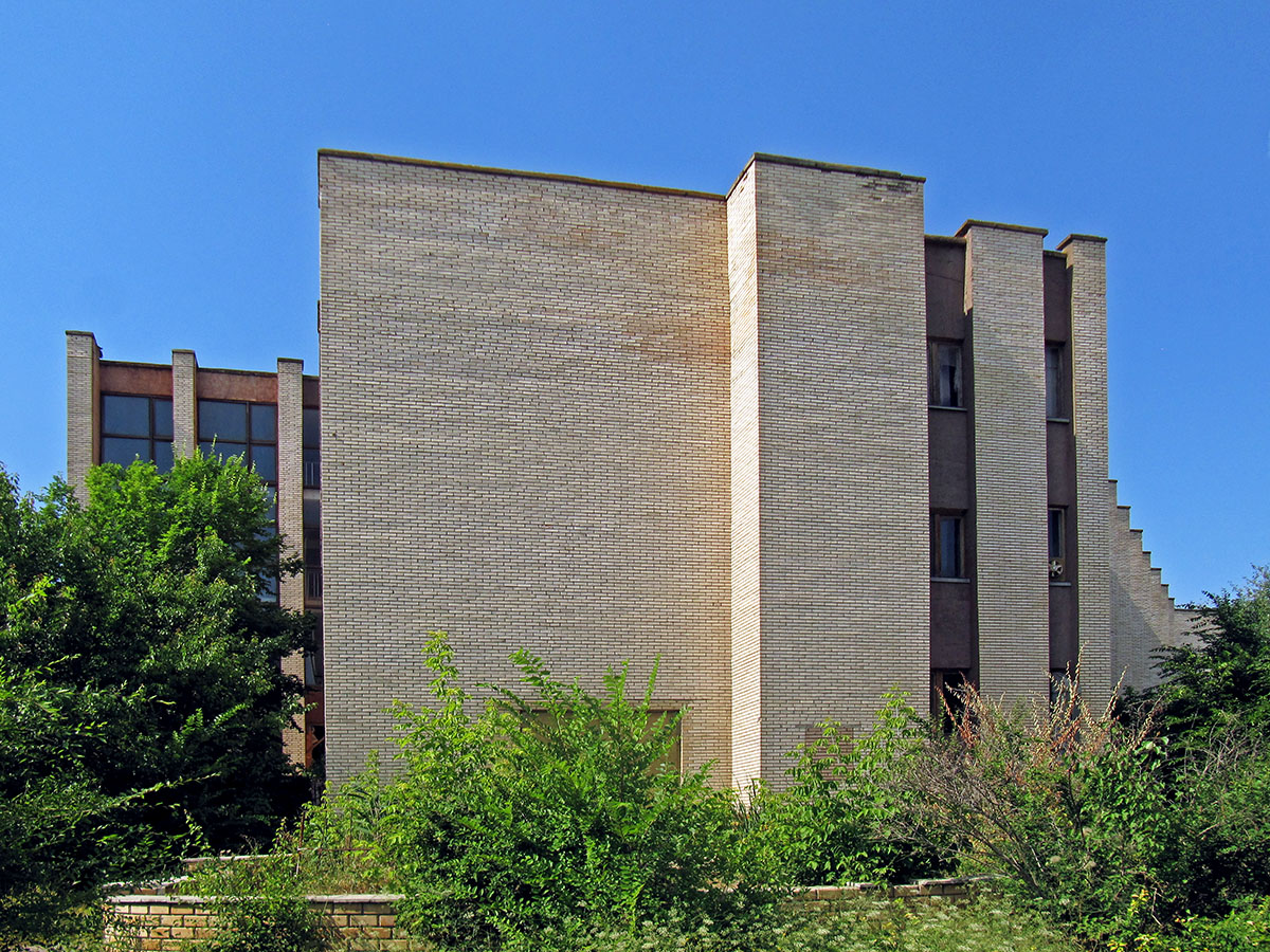 Славянск, Пушкинская улица, 1