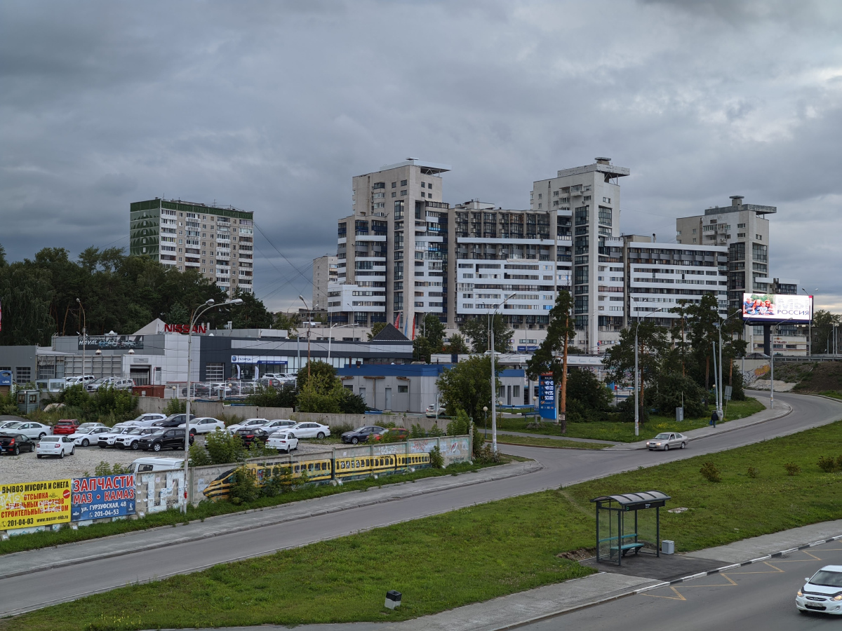 Yekaterinburg, Улица Металлургов, 4А; Улица Токарей, 68