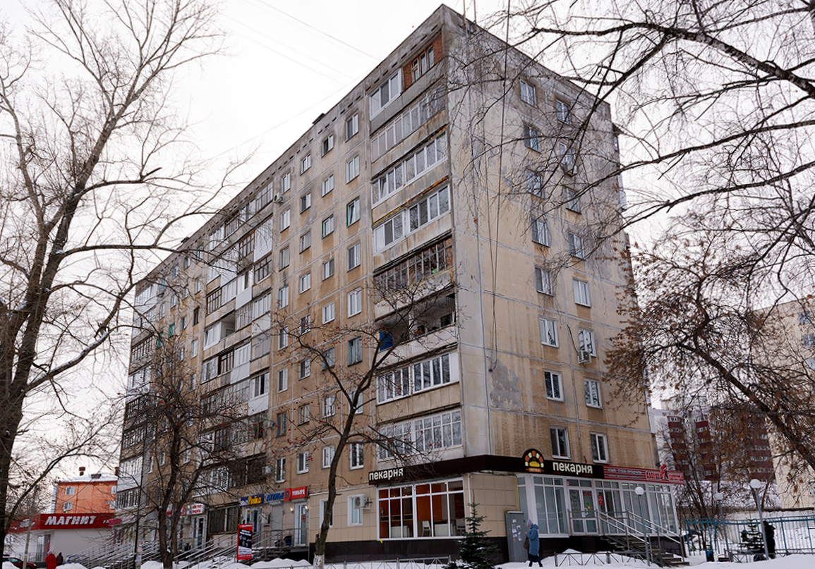 Уфа, Улица Серго Орджоникидзе, 24 / Улица Сергея Вострецова, 13