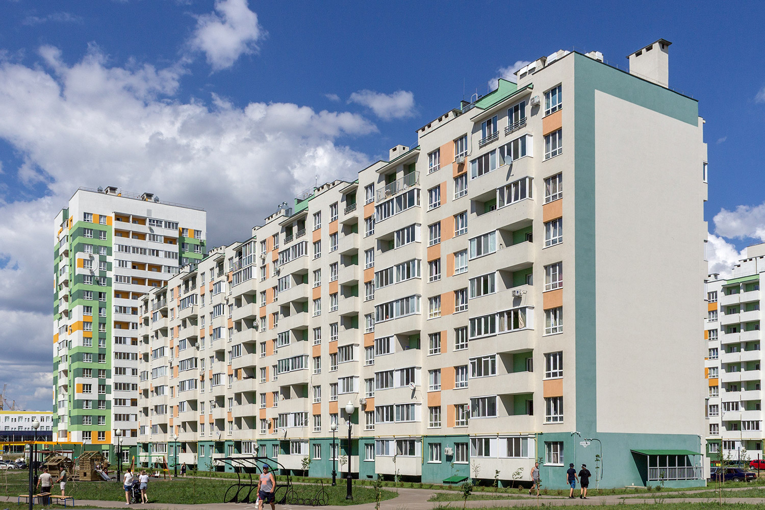 Придорожный, Улица Дмитрия Донского, 35; Улица Дмитрия Донского, 19