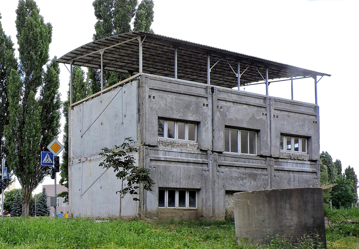Харьков, Проспект Льва Ландау, 27 корп. 3*