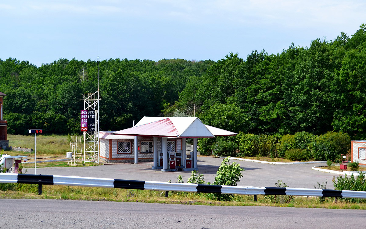 Валковский район, прочие н.п., с. Шаровка, автотрасса М-03