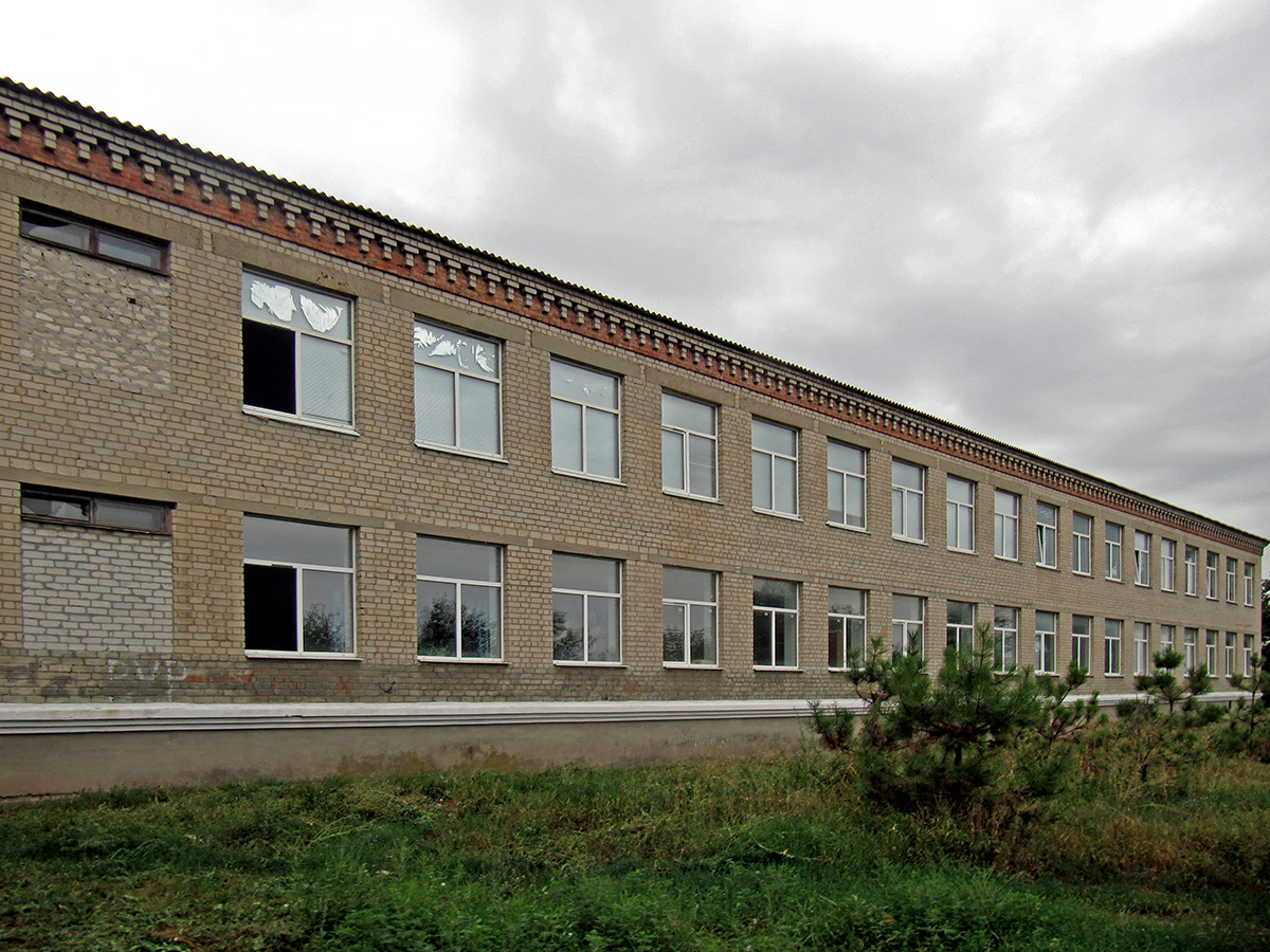 Artyomovsk district, other localities, с. Парасковиевка, Школьная улица, 2