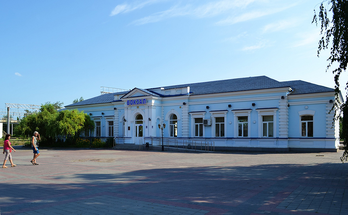 Карловка, Привокзальная площадь, 4