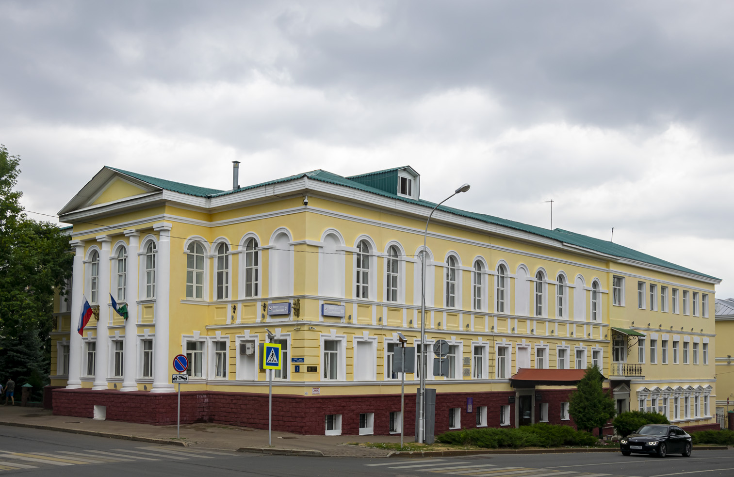 Уфа, Улица Тукаева, 23 / Советская улица, 2