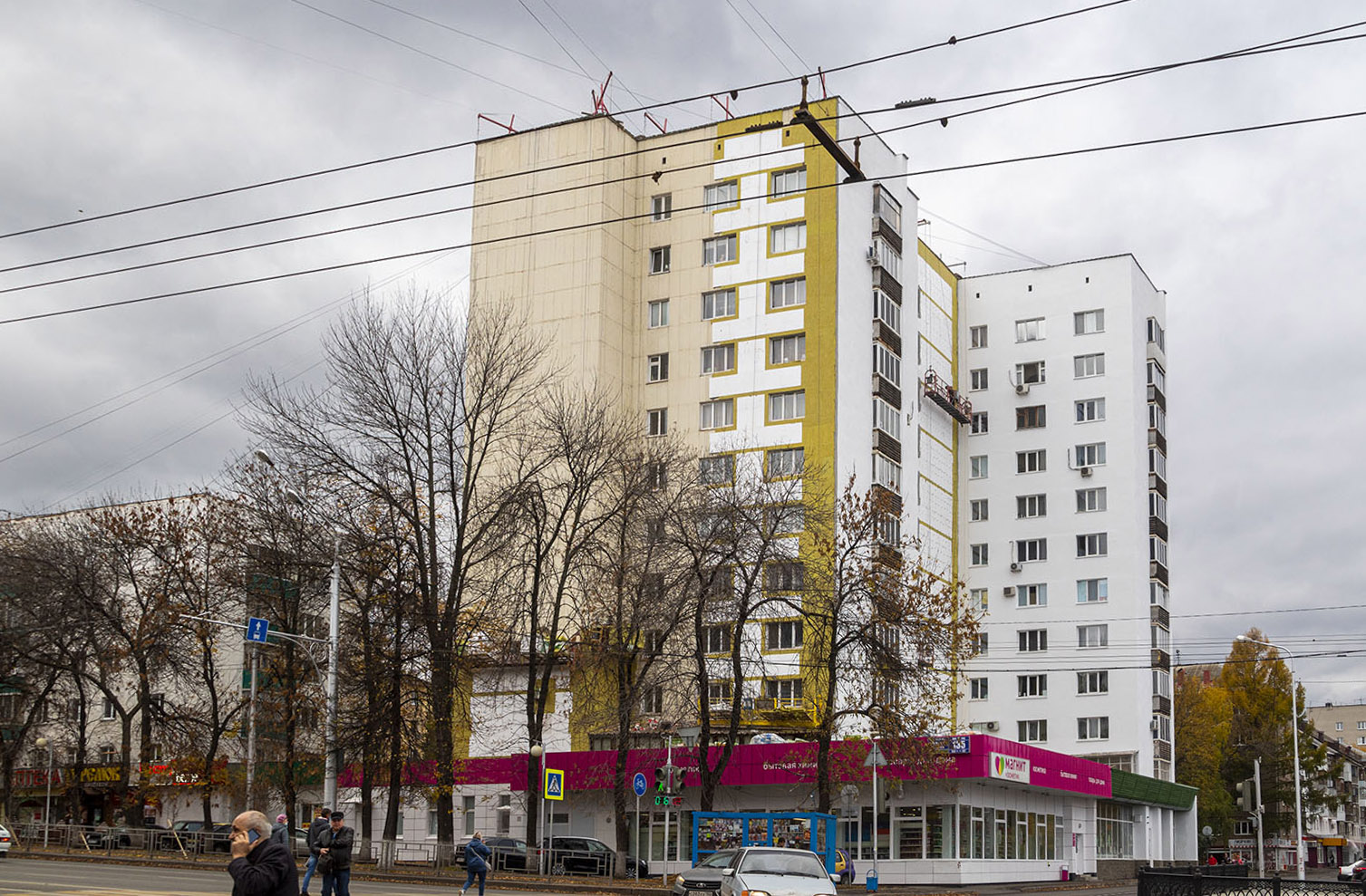 Уфа, Проспект Октября, 135 / Улица Чудинова, 18