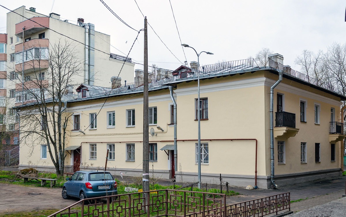 Ломоносов, Владимирская улица, 4