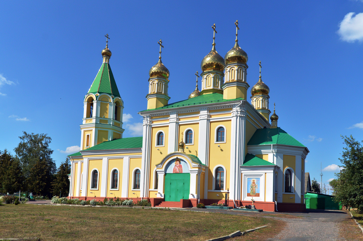 Солнцевский район, прочие н. п., с. Зуевка, Центральная улица, 6