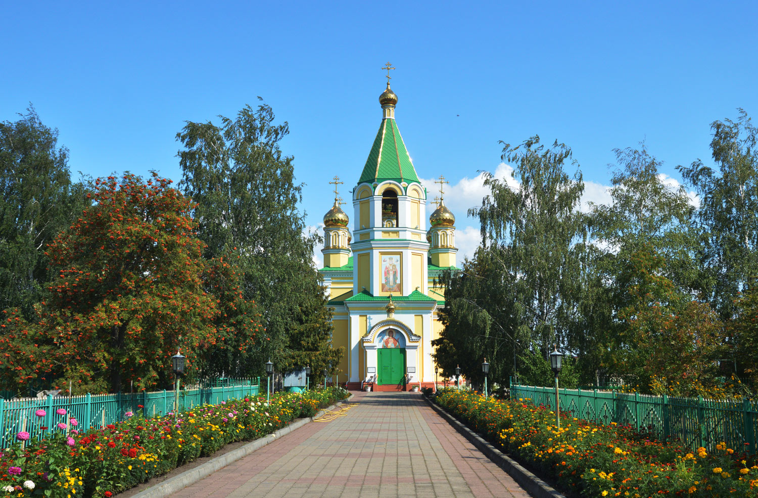 Солнцевский район, прочие н. п., с. Зуевка, Центральная улица, 6