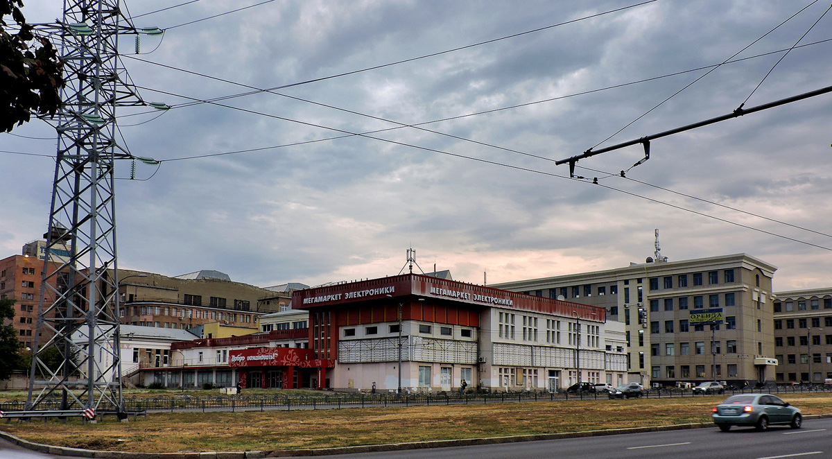 Харьков, Проспект Героев Харькова, 197б; Проспект Героев Харькова, 199д