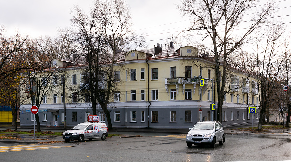 Уфа, Кольцевая улица, 80 / Улица Боткина, 14