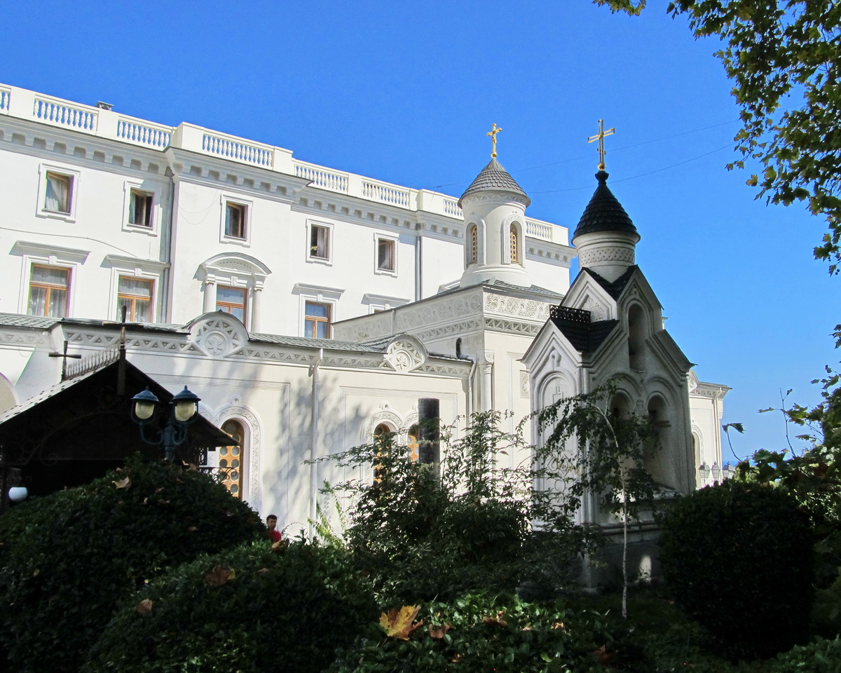 Ялта, пгт Ливадия, Улица Батурина, 44 Церковь Воздвижения