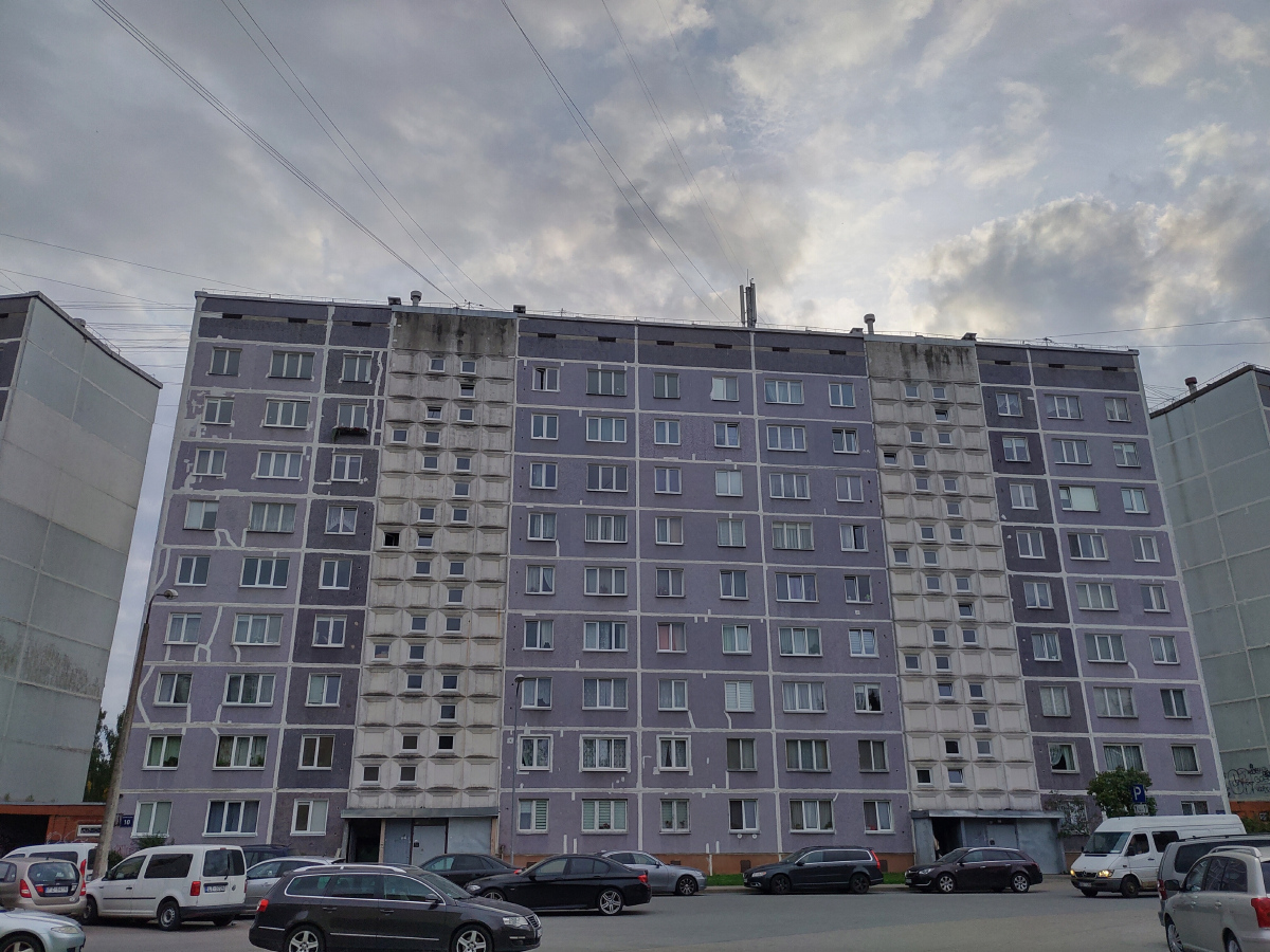 Рига, Varavīksnes gatve, 10