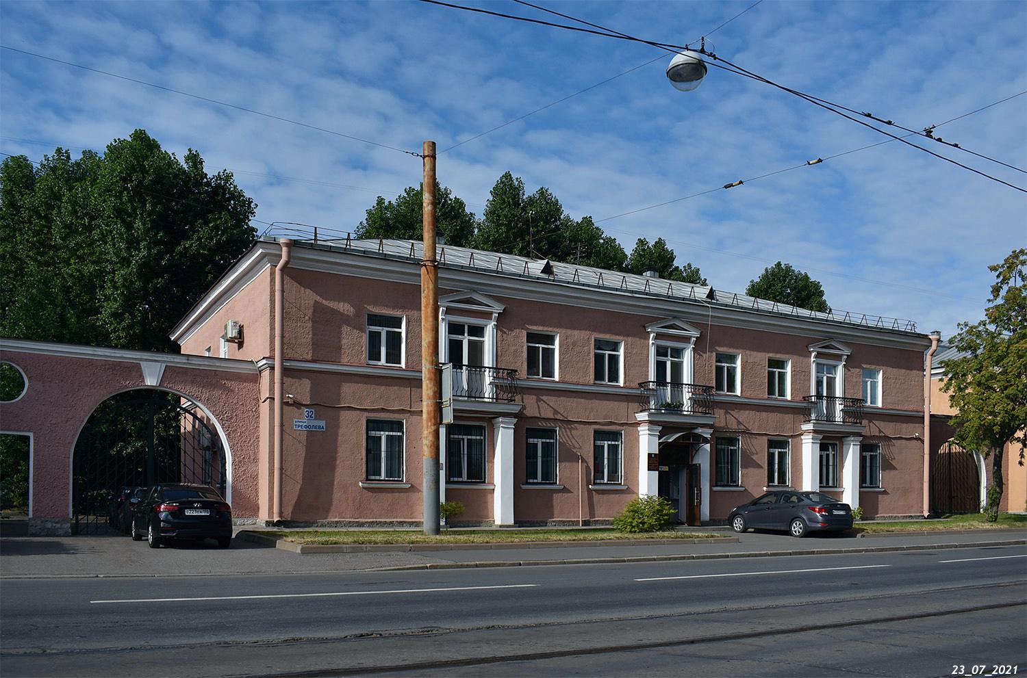 Санкт-Пецярбург, Улица Трефолева, 32
