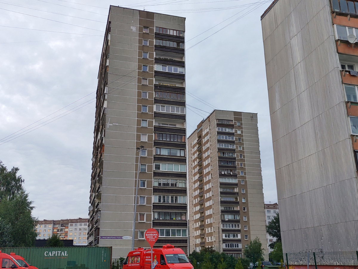 Рига, Andreja Saharova iela, 20; Pļavnieku iela, 2D