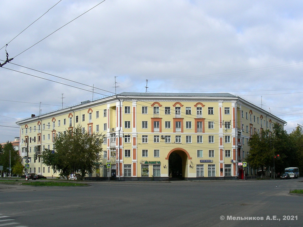 Дзержинск, Проспект Ленина, 81 / Улица Клюквина, 5