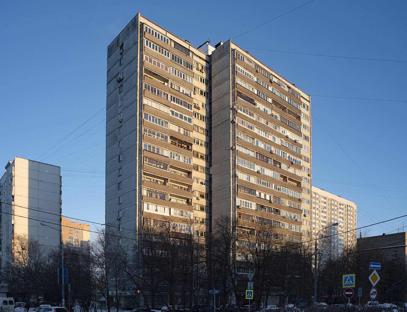 Москва, Славянский бульвар, 15