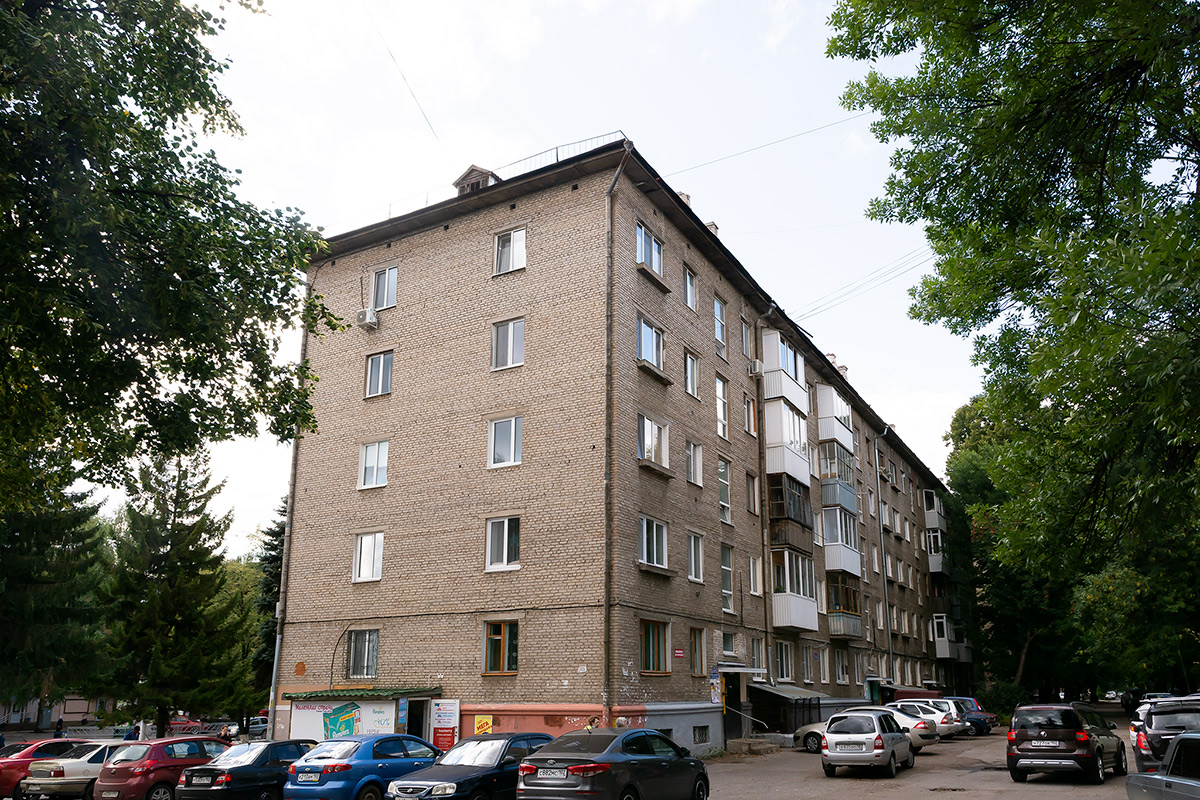 Уфа, Первомайская улица, 55 / Улица Гончарова, 11