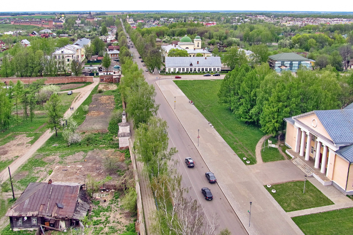 Суздаль, Коммунальный городок, 2; Улица Ленина, 83; Улица Ленина, 81; Улица Ленина, 79 Северная башня; Улица Ленина, 79 Святые врата; Улица Ленина, 85; Улица Ленина, 106; Улица Ленина, 106*; Улица Энгельса, 4А; Красная площадь, 5. Суздаль — Панорамы