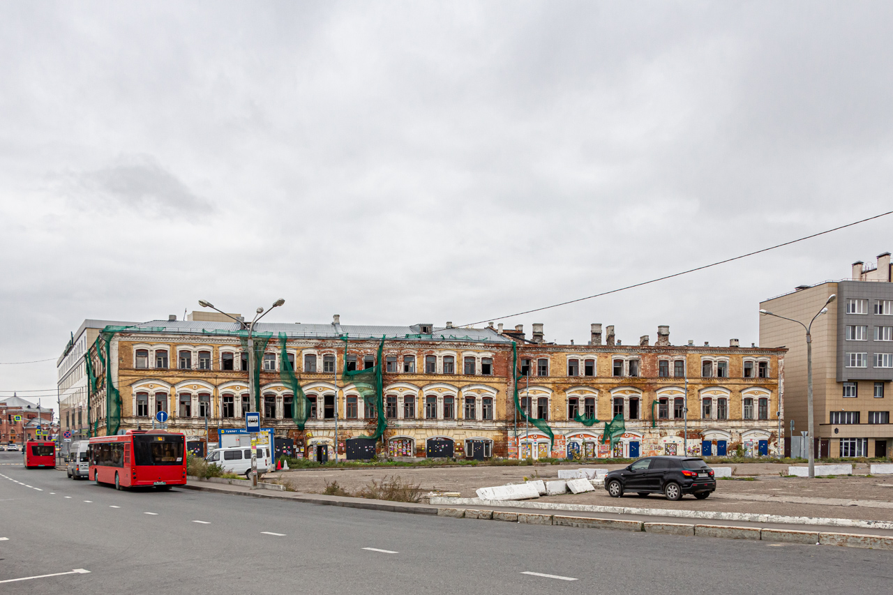 Казань, Улица Рустема Яхина, 6 / Улица Коротченко, 26 / Улица Саид-Галеева, 27