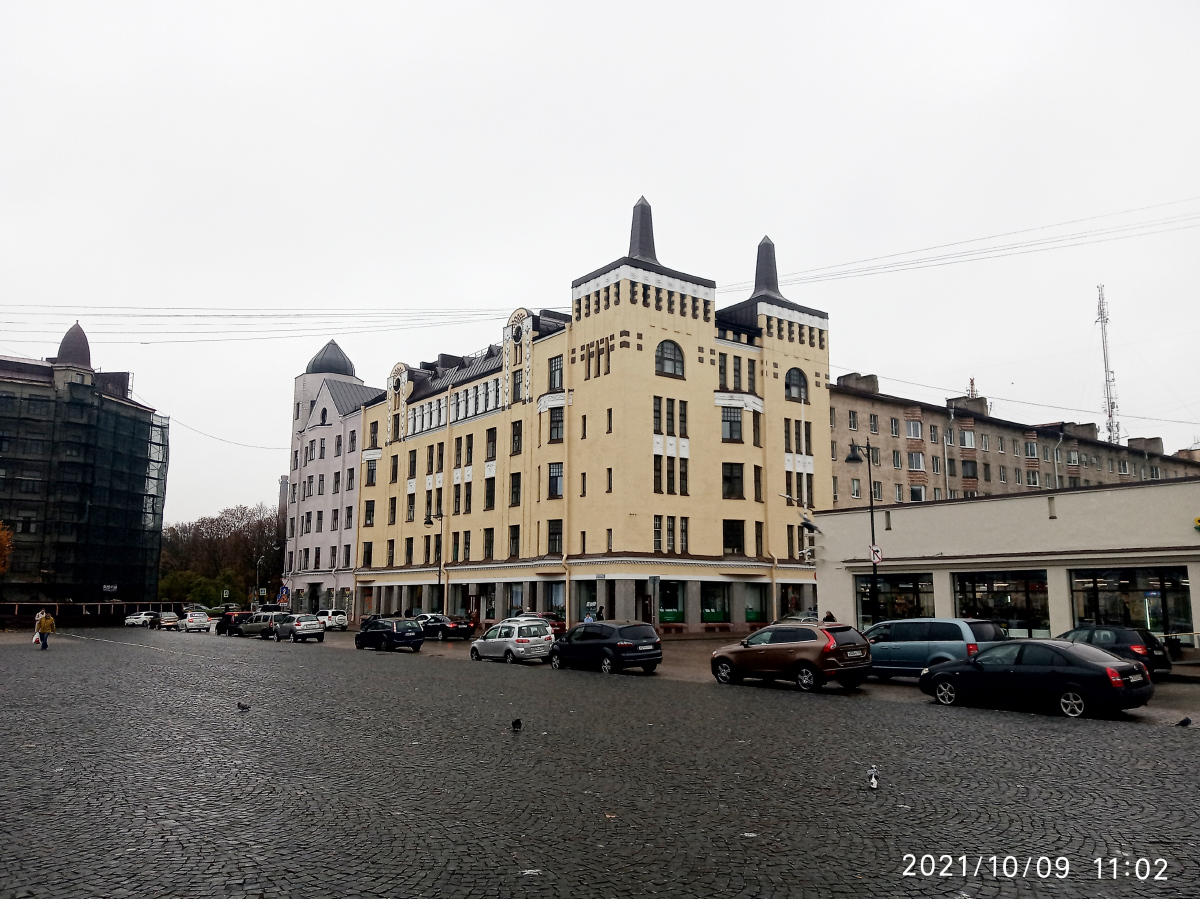 Выборг, Ленинградское шоссе, 1; Проспект Суворова, 25