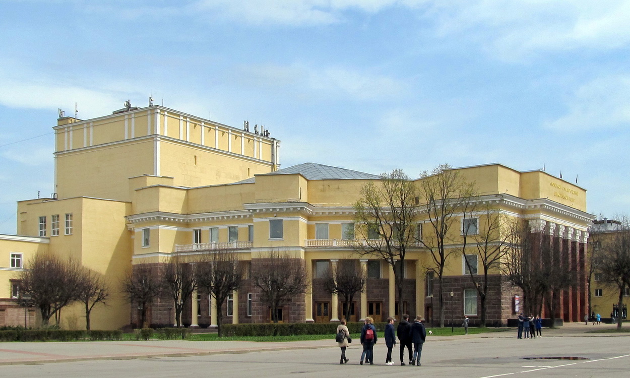 Смоленск, Площадь Ленина, 4