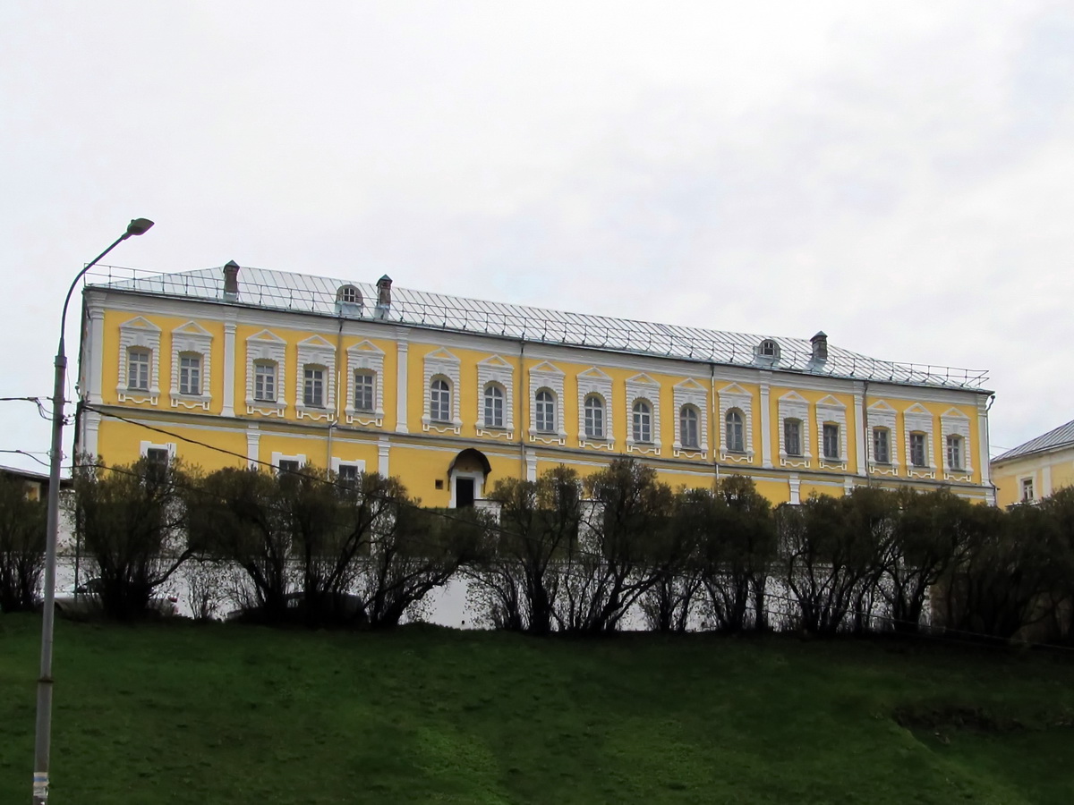 Смоленск, Улица Соборный Двор, 17