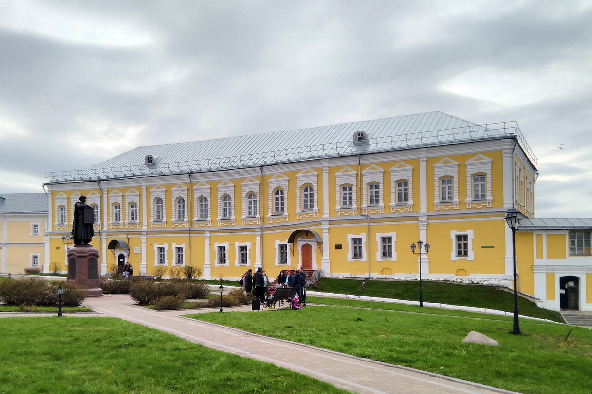 Смоленск, Улица Соборный Двор, 17