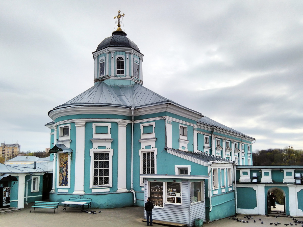 Смоленск, Улица Соборный Двор, 5 Богоявленский собор; Улица Соборный Двор, 5 Западные ворота