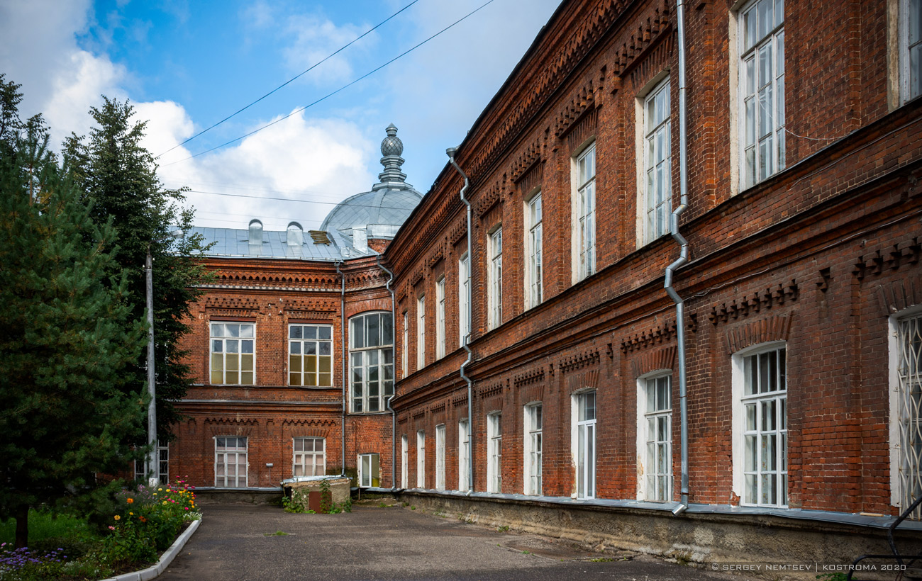 Кострома, Проспект Мира, 8 / Улица Князева, 6