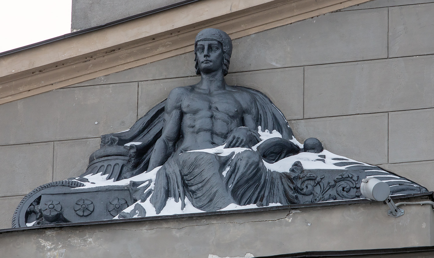 Москва, Площадь Киевского вокзала, 1. Монументы