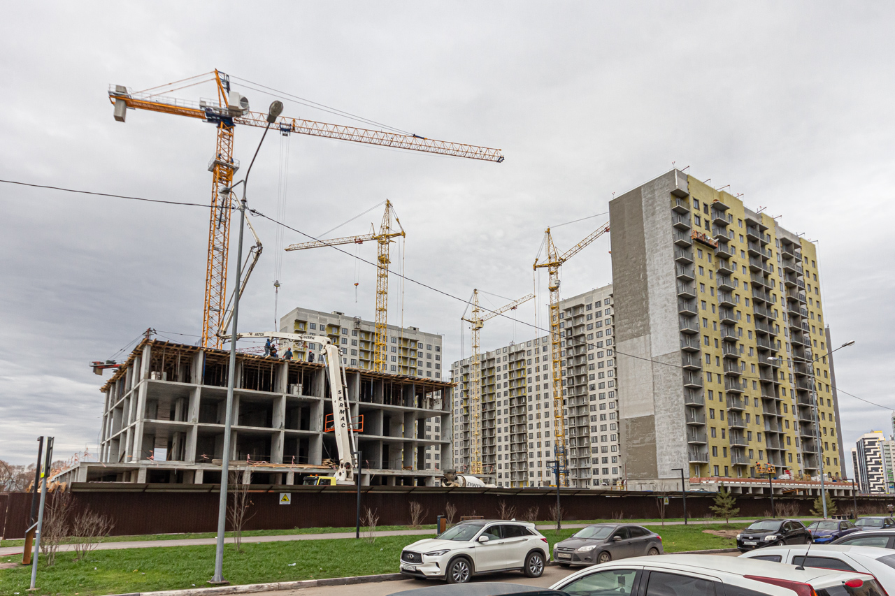 Казань, Улица Александра Курынова, 4 корп. 1; Улица Александра Курынова, 4 корп. 3; Улица Александра Курынова, 4 корп. 2