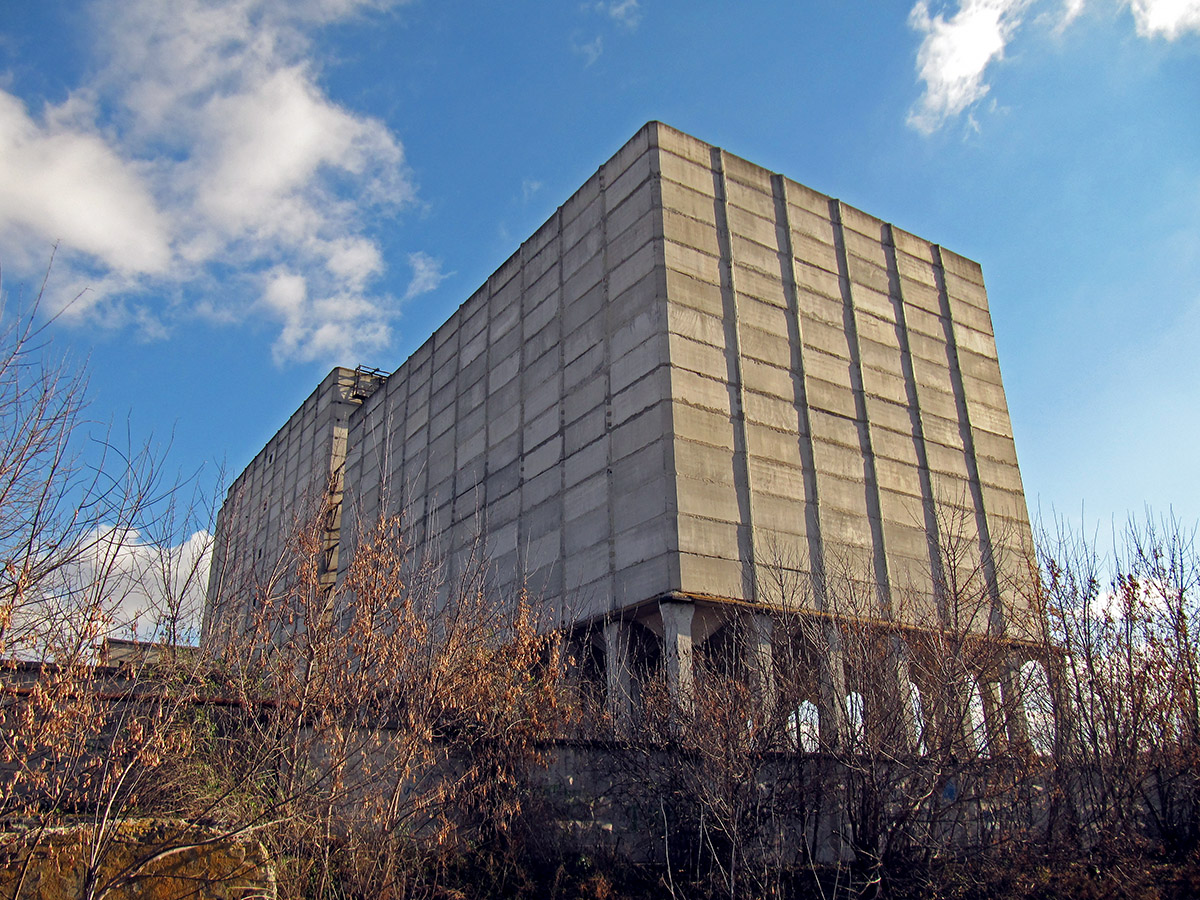 Сватово, Площадь 50-летия Победы, 23