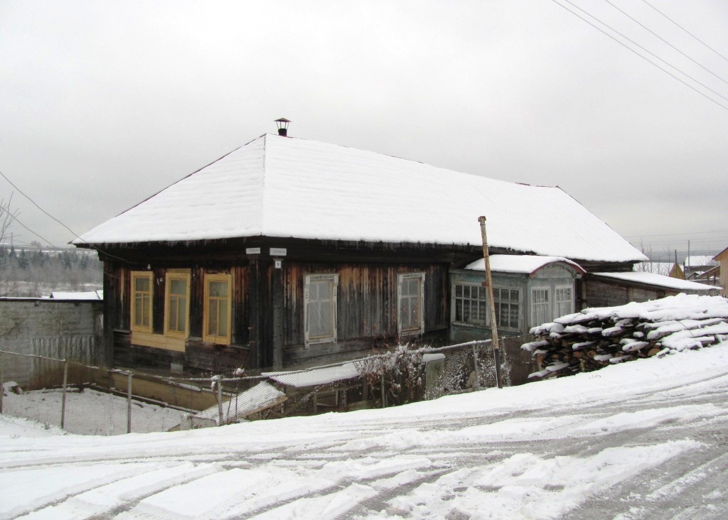 Лысьвенский городской округ, прочие н.п., Деревня Дуброво, улица Лермонтова, 9