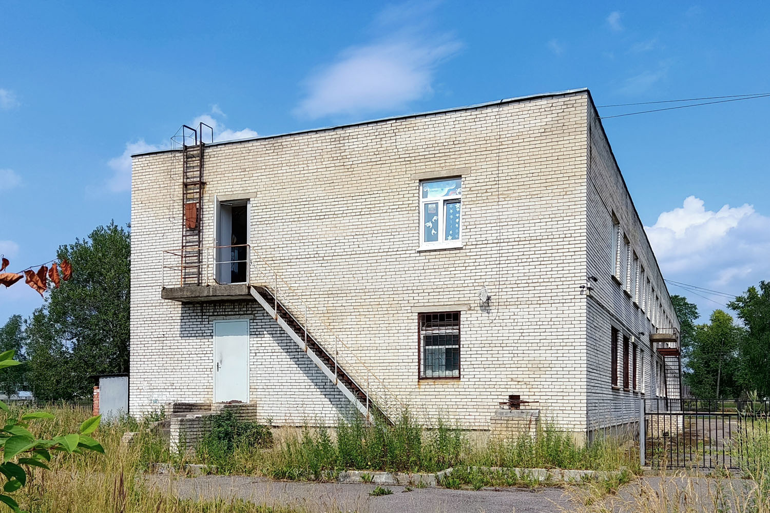 Тосненский район, прочие н. п., Гладкое, Школьная улица, 5
