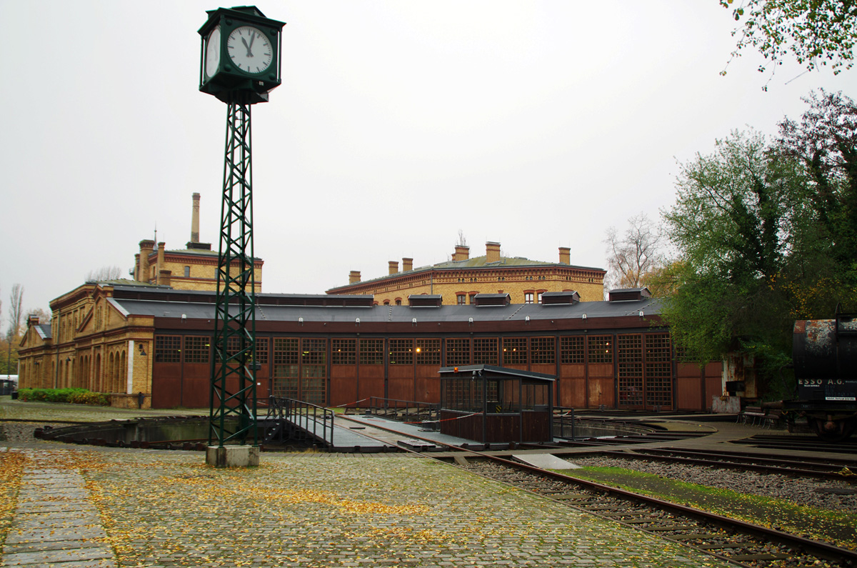 Берлин, Trebbiner Straße, 9*