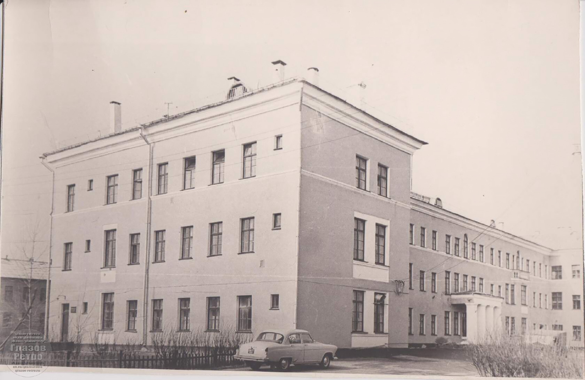 Глазов, Улица Мира, 22*