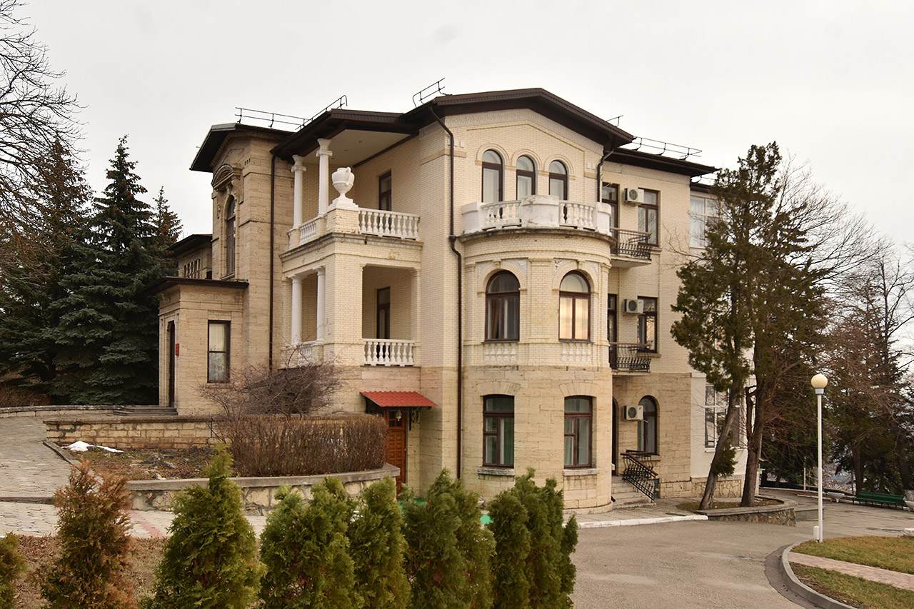 Пятигорск, Бульвар Гагарина, 6/1