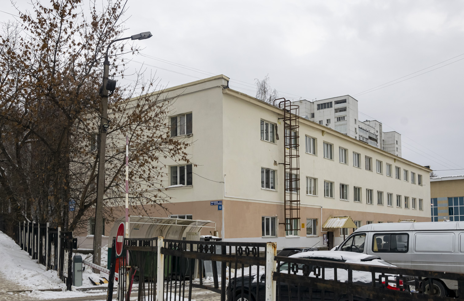 Уфа, Улица Лесотехникума, 100