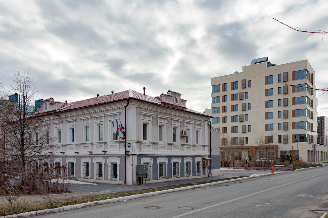 Казань, Петербургская улица, 70 / Суконная улица, 8; Улица Островского, 103