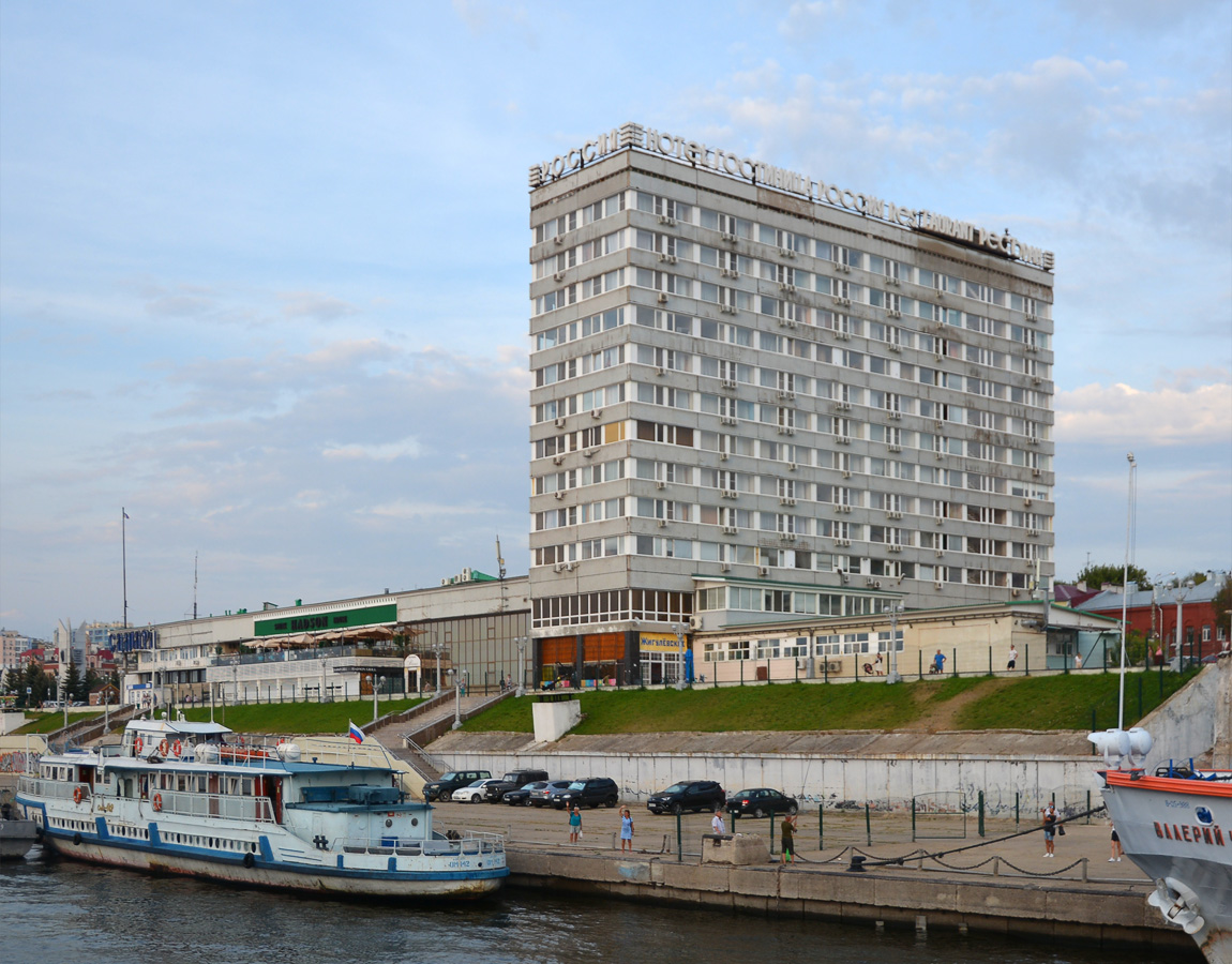 Самара, Улица Максима Горького, 82 (речной вокзал); Улица Максима Горького, 82 (гостиница)