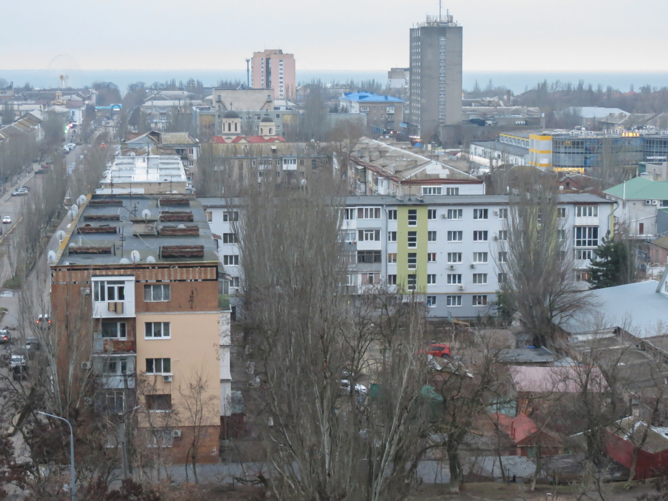 Бердянск, Азовский проспект, 2; Азовский проспект, 4 / Консульская улица, 63