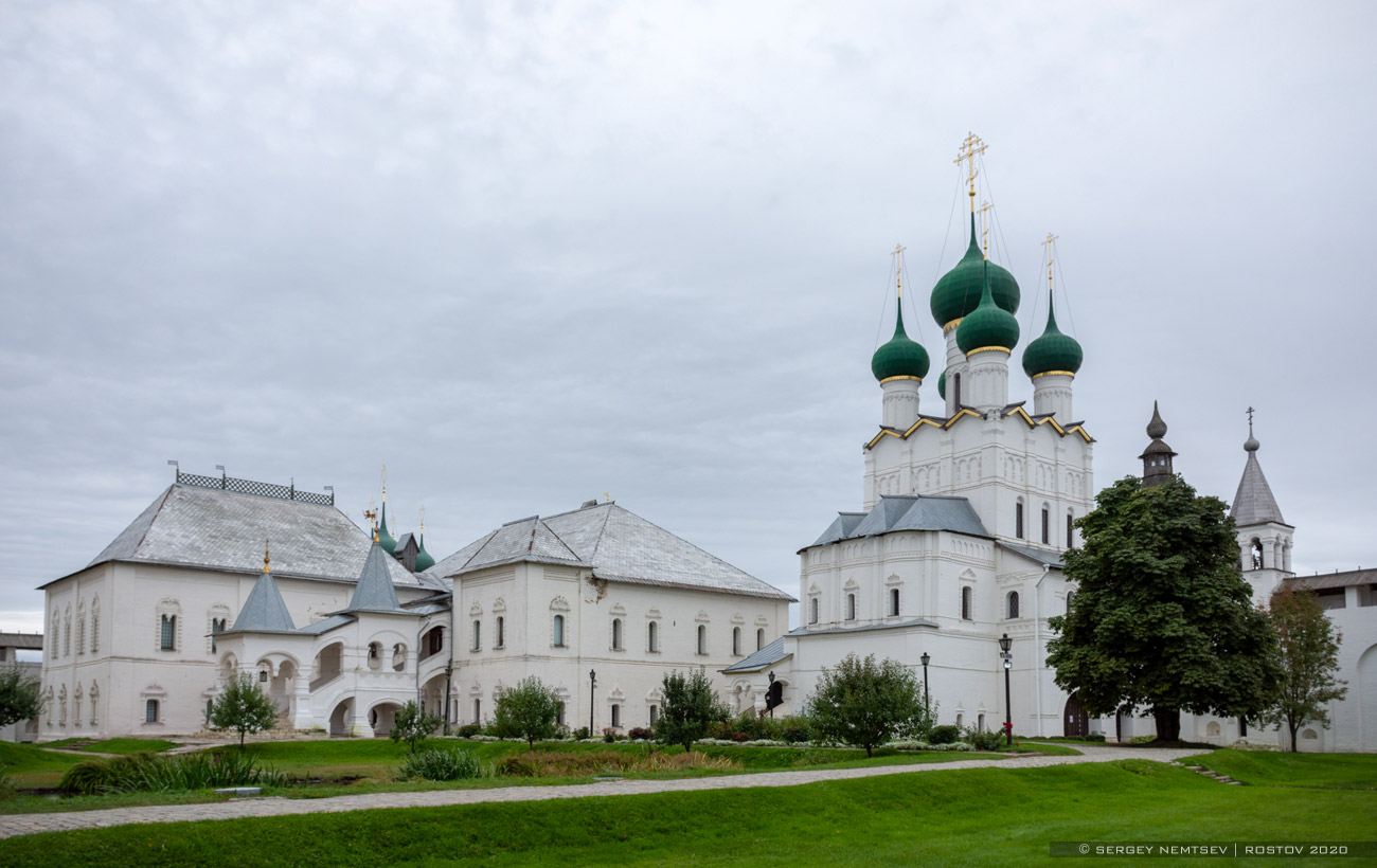 Ростов, Кремль, церковь Иоанна Богослова; Кремль, Красная палата