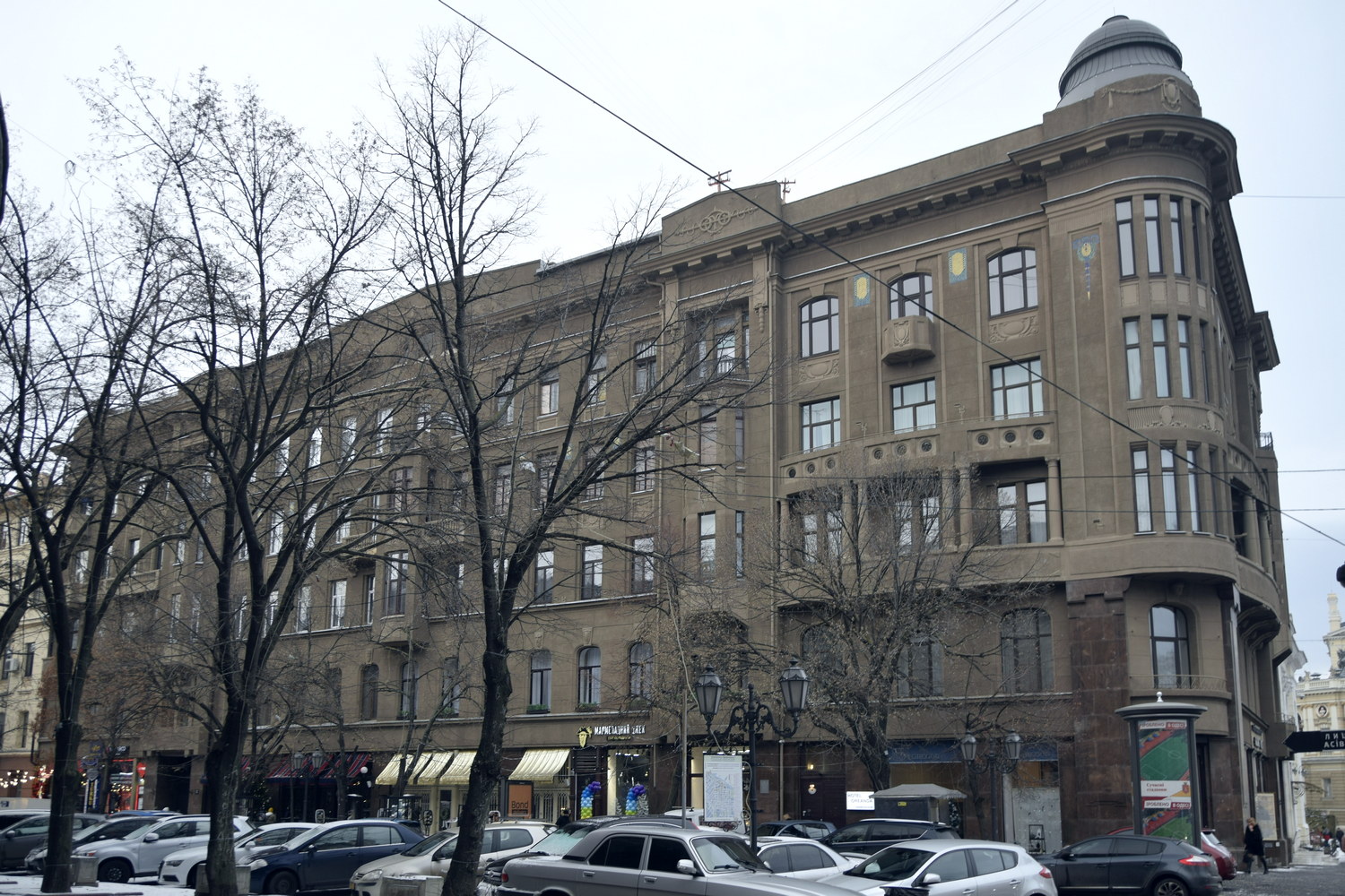 Одесса, рішельєвська вулиця, 4 / Дерибасівська вулиця, 12