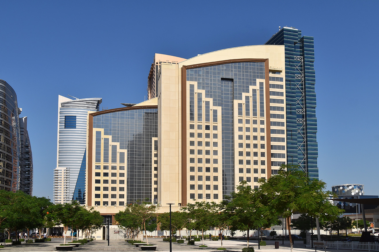 Дубай, Al Jaddi Street, 18; Sheikh Zayed Road, 945; Sheikh Zayed Road, 943