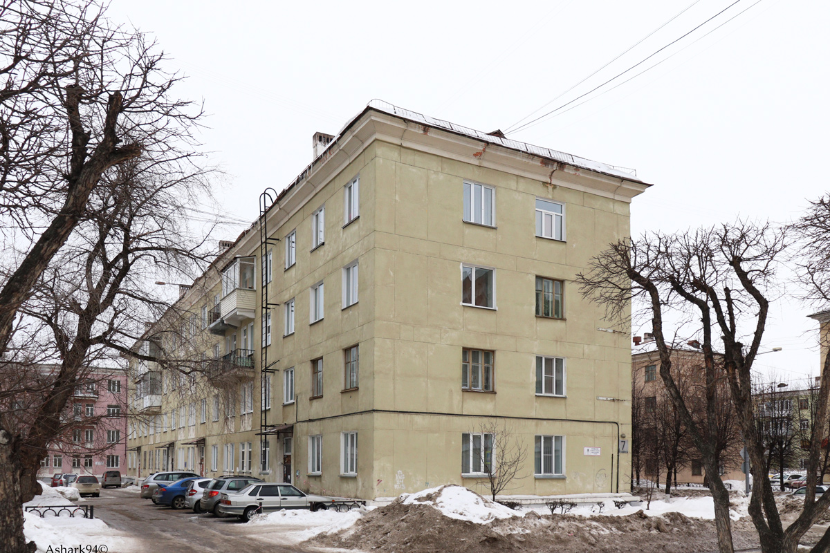 Железногорск, Улица Ленина, 43 / Улица Маяковского, 7