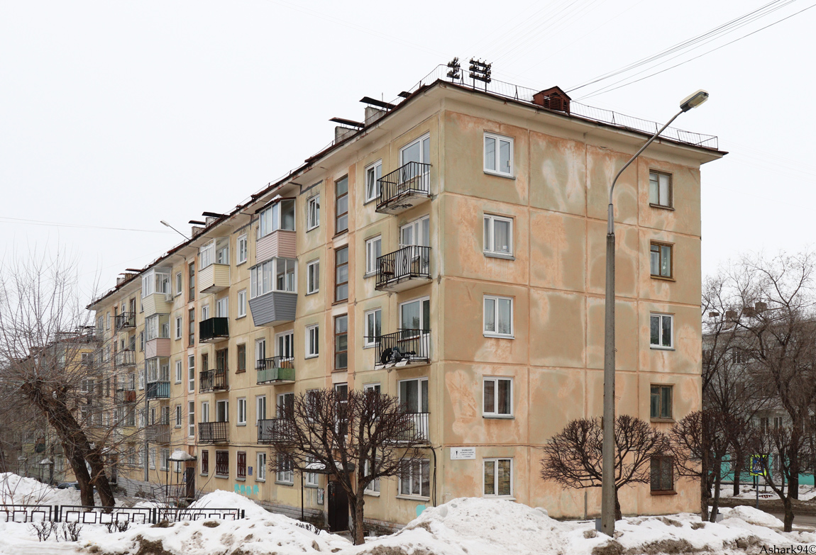 Железногорск, Улица Свердлова, 41 / Улица Маяковского, 17